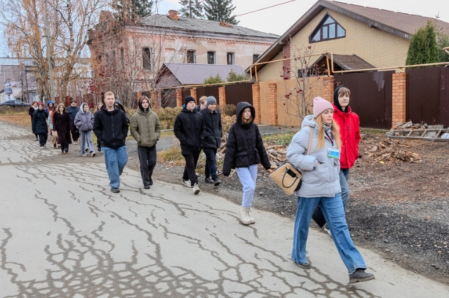 «Прости, большуха!» Уральским студентам рассказали о купеческом Невьянске