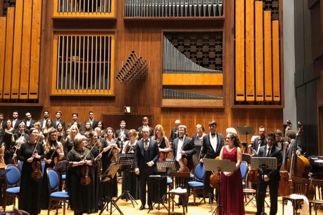 «Мы играли на разных площадках, иногда под дождём и ветром, но всегда был аншлаг».