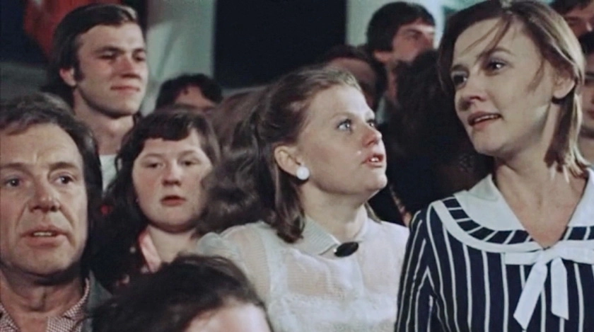 Иннокентий Смоктуновский в Иннокентий Смоктуновский (слева) фильме «Москва слезам не верит», 1979 г.