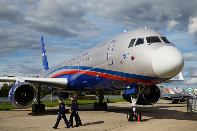 Самолёт авиационного наблюдения Ту-214ОН («Открытое небо»), разработанный в ОАО «Туполев» на базе пассажирского самолёта Ту-214.