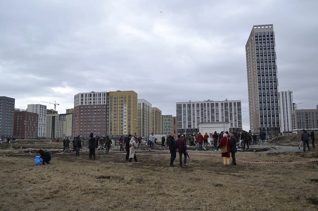 В Преображенском парке Академического района прошёл массовый субботник