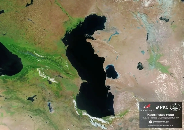 Каспийское море из космоса