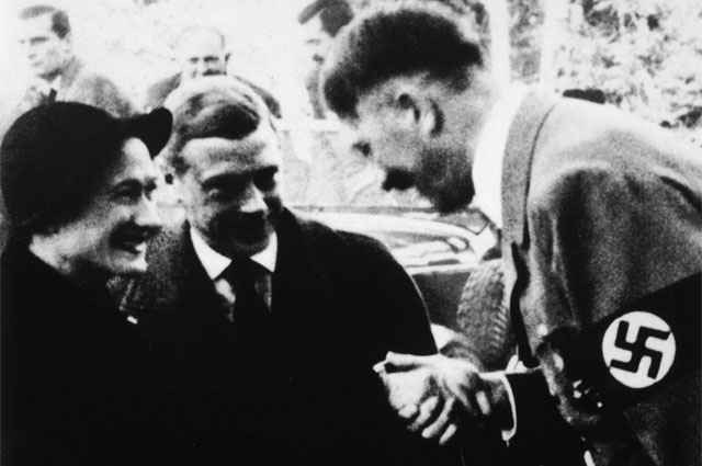 Эдуард VIII Герцог и герцогиня Виндзорские на встрече с Гитлером.