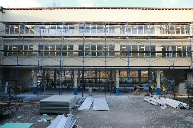 Восстановление школы в г. Мариуполе, которое осуществляет дочерняя организация ФАУ «РосКапСтрой» ООО «РКС-НР»