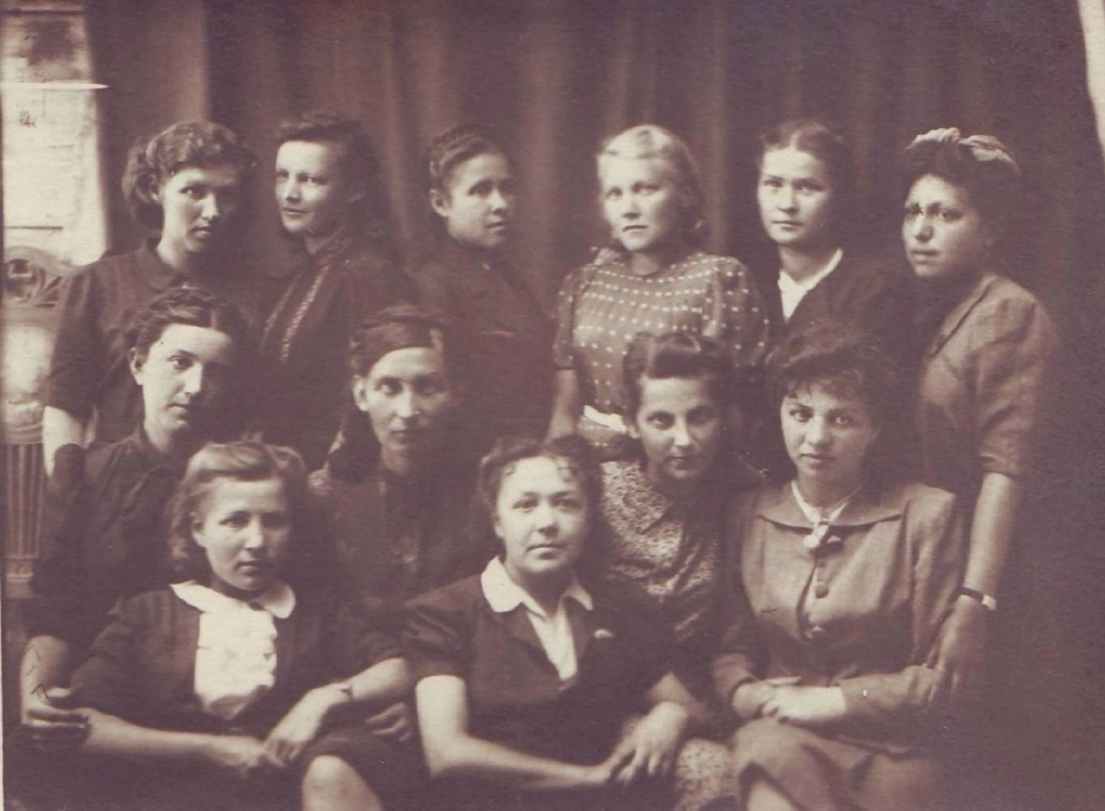 Первокурсники факультета лингвистики, 1942 г.