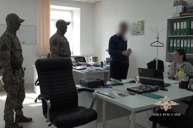 Сотрудники МВД.