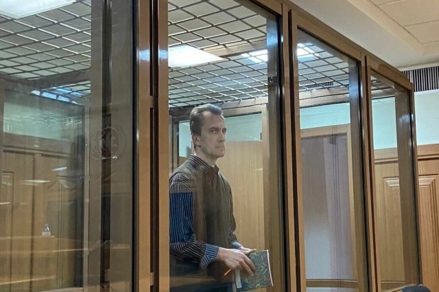 Игорь Птицын в здании суда.