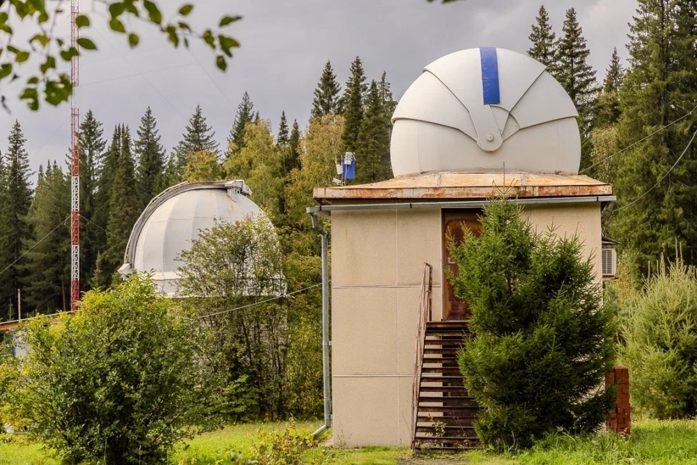 Телескопы обсерватории.