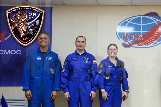 Космонавты Петр Дубров, Анна Кикина и астронавт NASA Анил Менон.