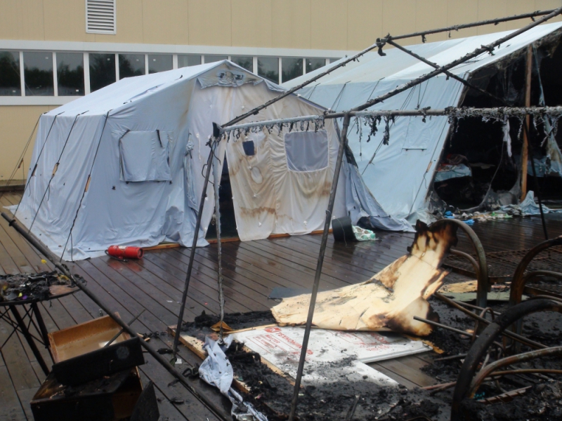 пожар в палаточном лагере холдоми