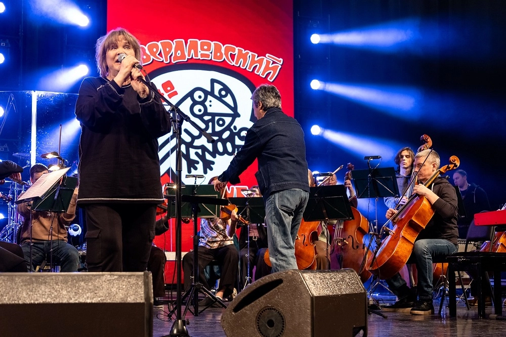 Самая крутая исполнительница уральского рока Настя Полева.