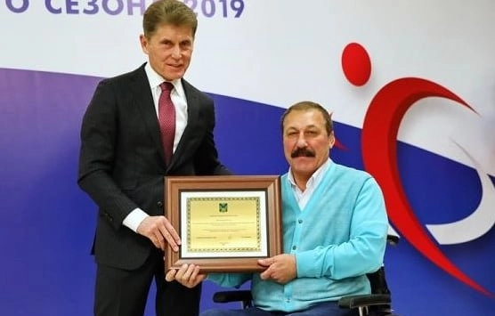 После покушения на его жизнь Виктор Алексеенков оказался прикован к инвалидному креслу.