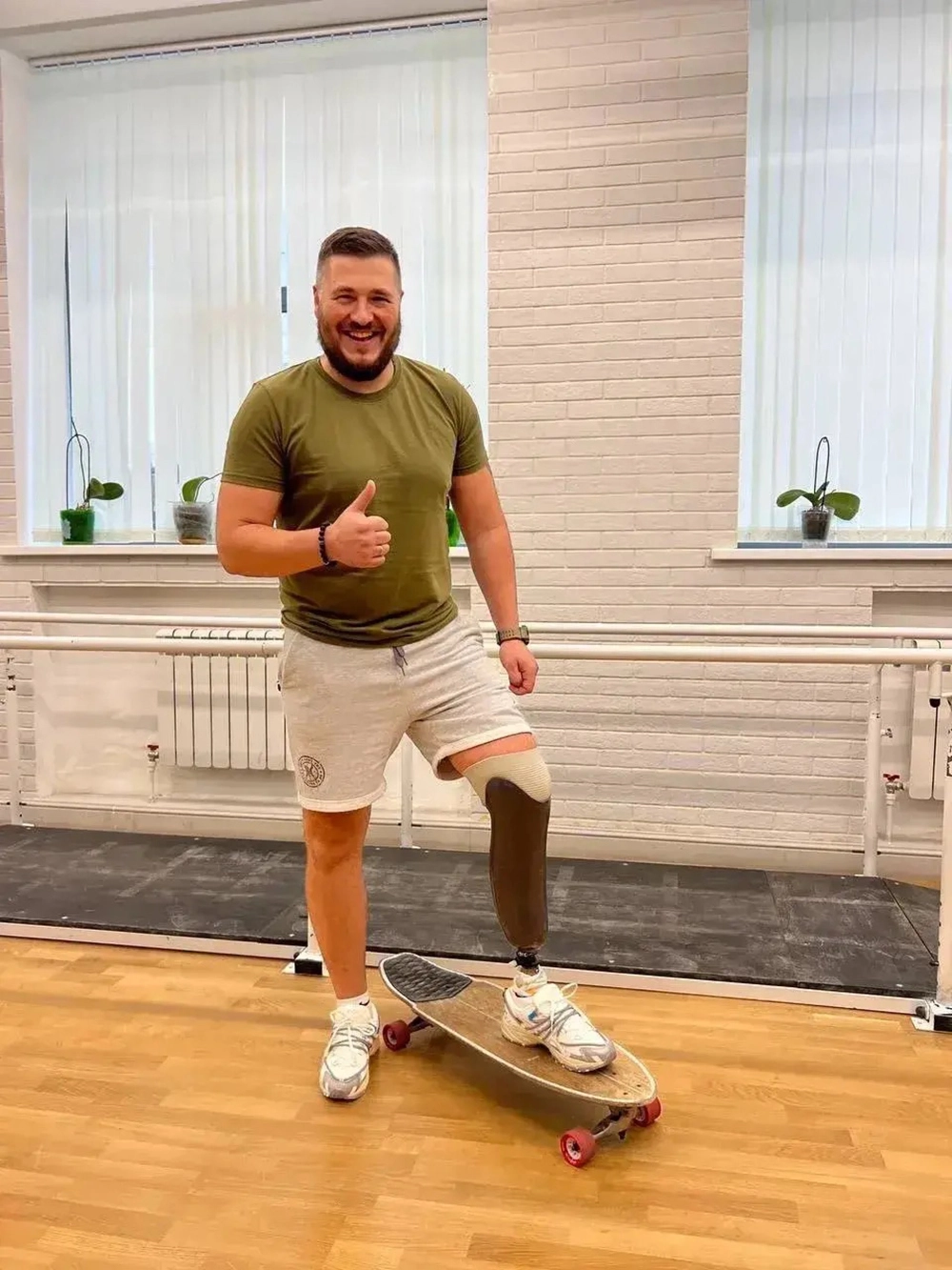 Алексей Жаров.