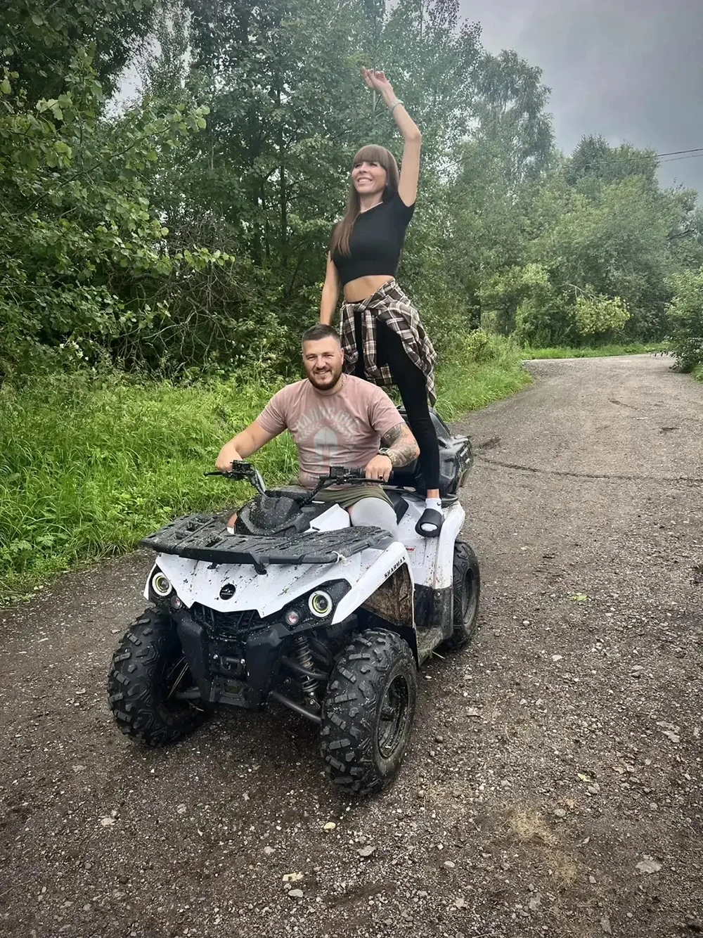 Алексей Жаров с супругой.