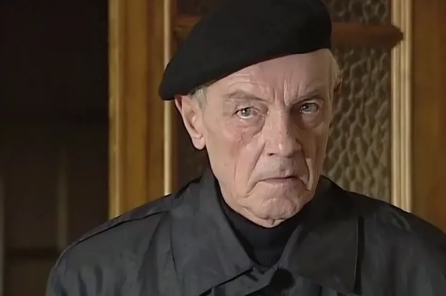Кирилл Лавров.