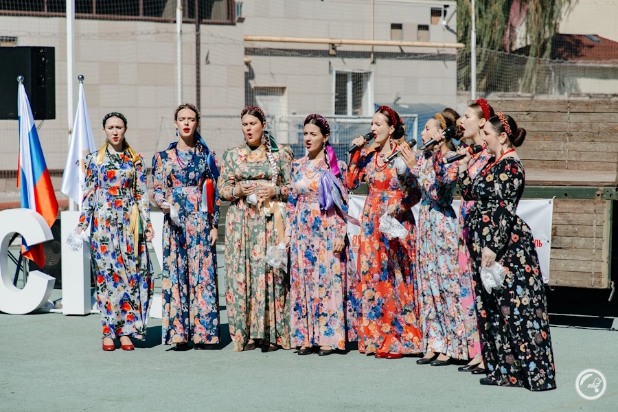 На фестивале выступил ансамбль