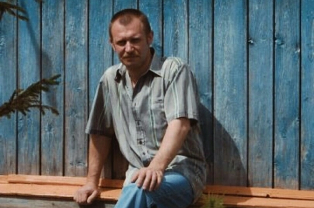 Три года назад Александр овдовел. 