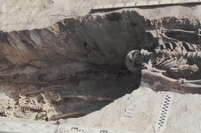 Два яруса захоронений