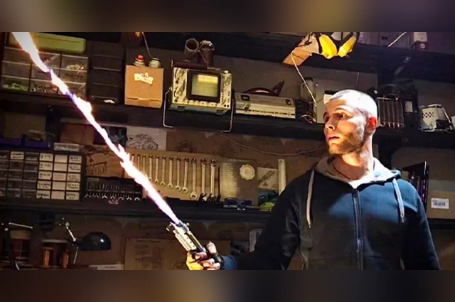 За изобретение плазменного меча его внесли в книгу рекордов Гиннесса.