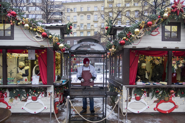 Рождественская ярмарка в Новопушкинском сквере. 2015 год