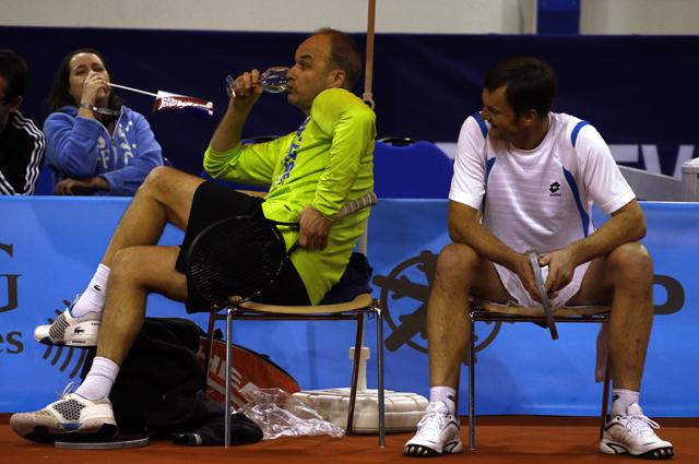Теннисисты Андрей Чесноков и Александр Волков (слева направо) на CLASSIC TENNIS TOUR в Куршевеле.