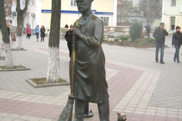 Памятник честному гаишнику в белгороде фото