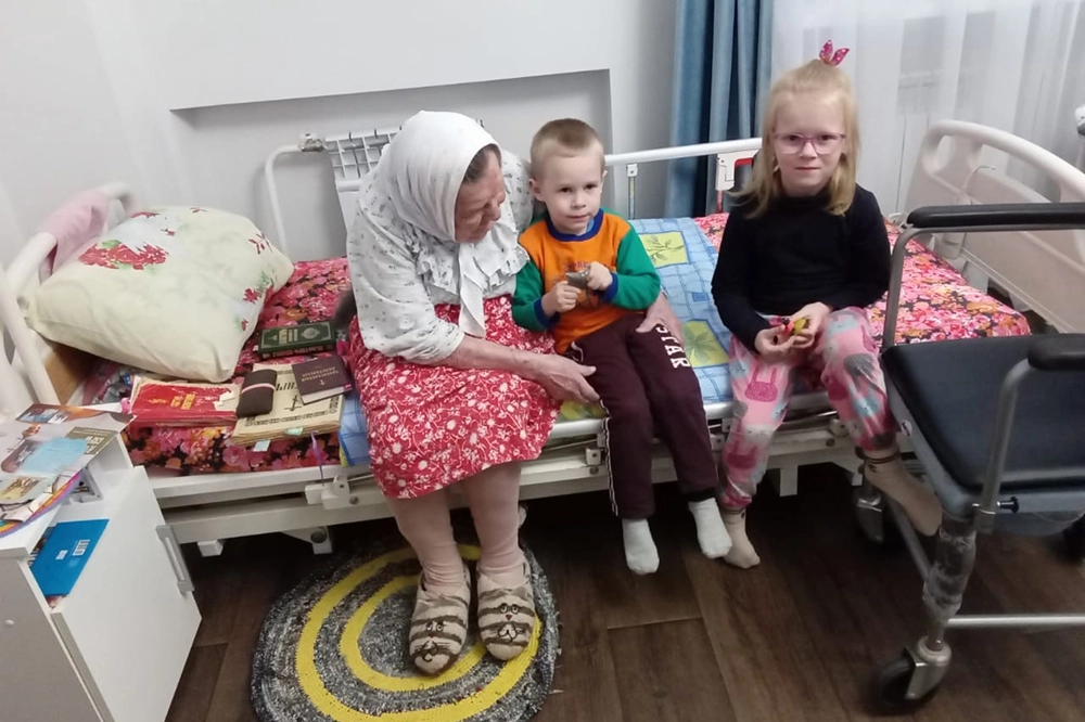 Нина Григорьевна очень любит, когда в гости приходят дети из воскресной школы.