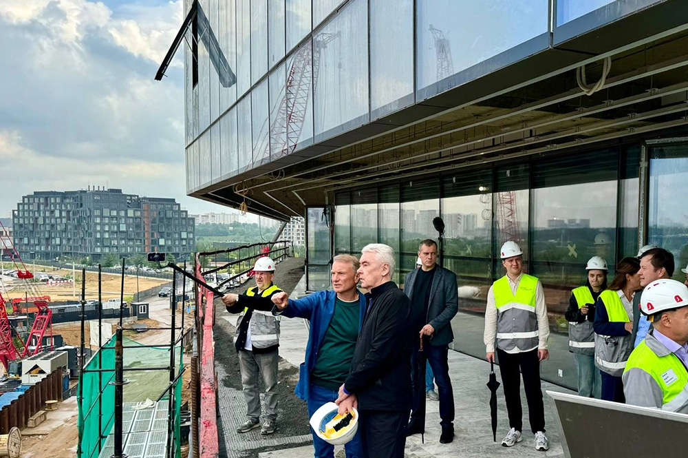 Президент, председатель правления Сбербанка Герман Греф и мэр Москвы Сергей Собянин.