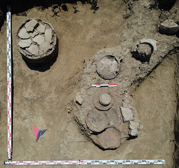 Исследователи нашли кухонную утварь.