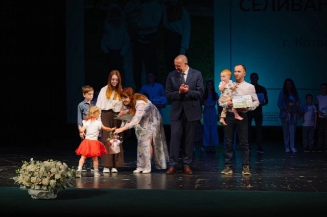 Семью Селивановых награждают в Тамбове 8 июля 2025 года в день Любви, семьи и верности.