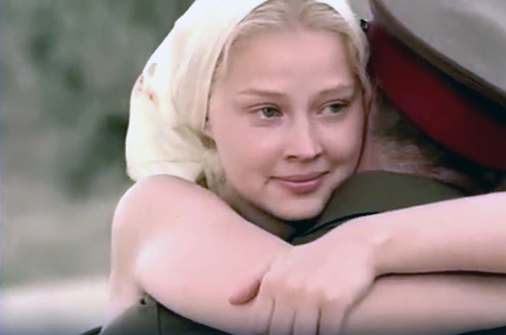 В драме «Благословите женщину» Светлана Ходченкова сыграла Веру.