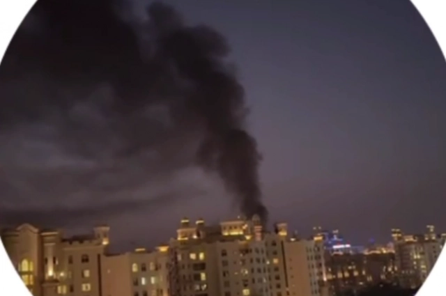 Пожар рядом с отелем Fairmont The Palm