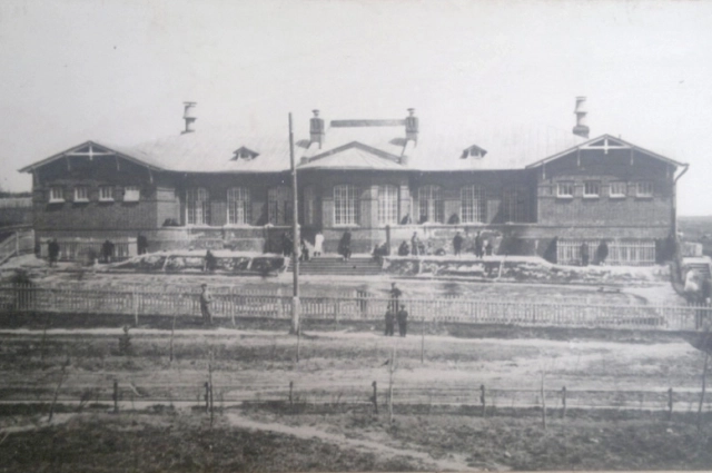 К 1909 году больничный психиатрический комплекс состоял из 27 сооружений и мог вмешать одновременно до 450 больных.