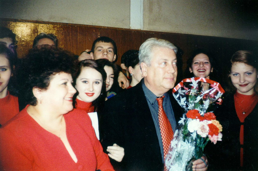 Владимир Винокур посетил Курский монтажный техникум в 1998 году.