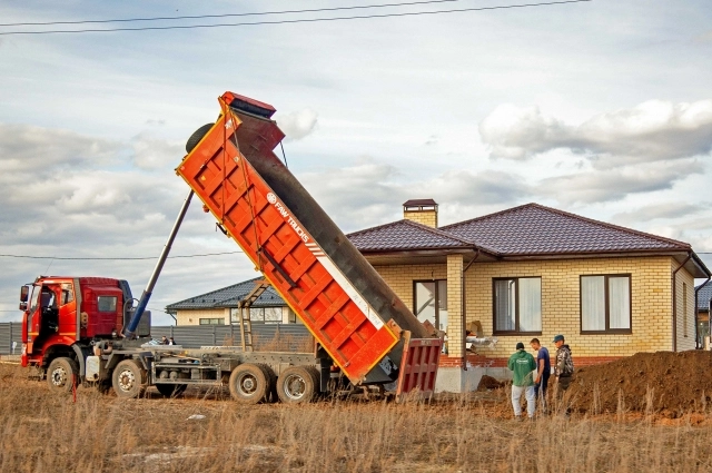 Компания Бильгильдеевой обманула 137 человек при продаже коттеджей.