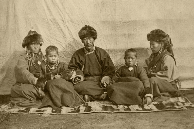 Внимание к семье и детям издавна было главной ценностью у бурят.