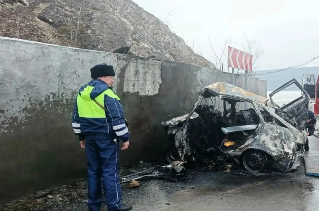 В Свердловской области 18-летний водитель погиб в загоревшейся машине