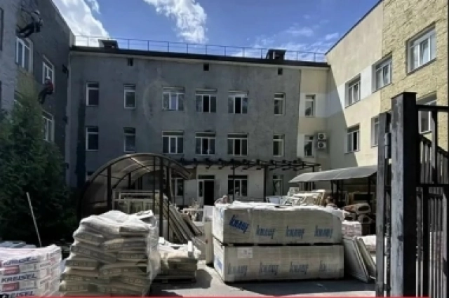Здание детской поликлиники в Старом Осколе было введено в эксплуатацию в 1973 году, с момента постройки капитальный ремонт здесь проводится впервые.