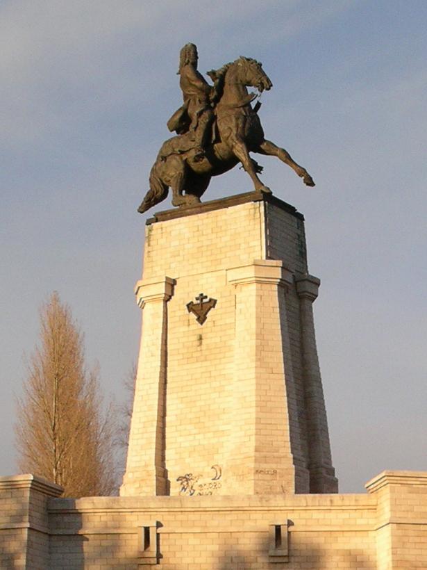 Памятник — монумент Татищеву, г. Тольятти, Самарская область