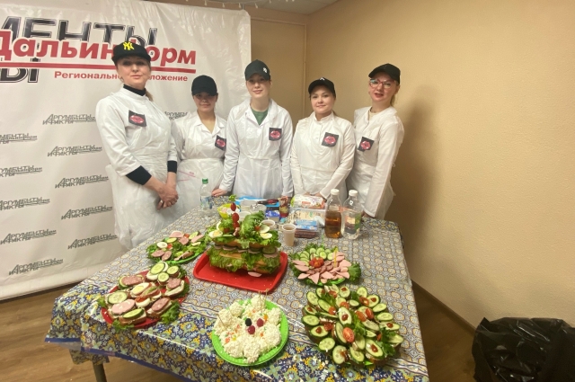 Бутербродный парусник – «Черная жемчужина» от команды «Смачные уколы».