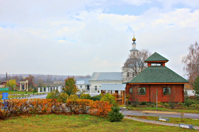 Территория с храмом и музеем Матроны в с. Себино