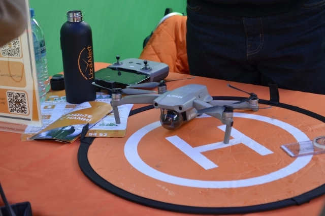 Недавно в арсенале тюменских поисковиков появился дрон.