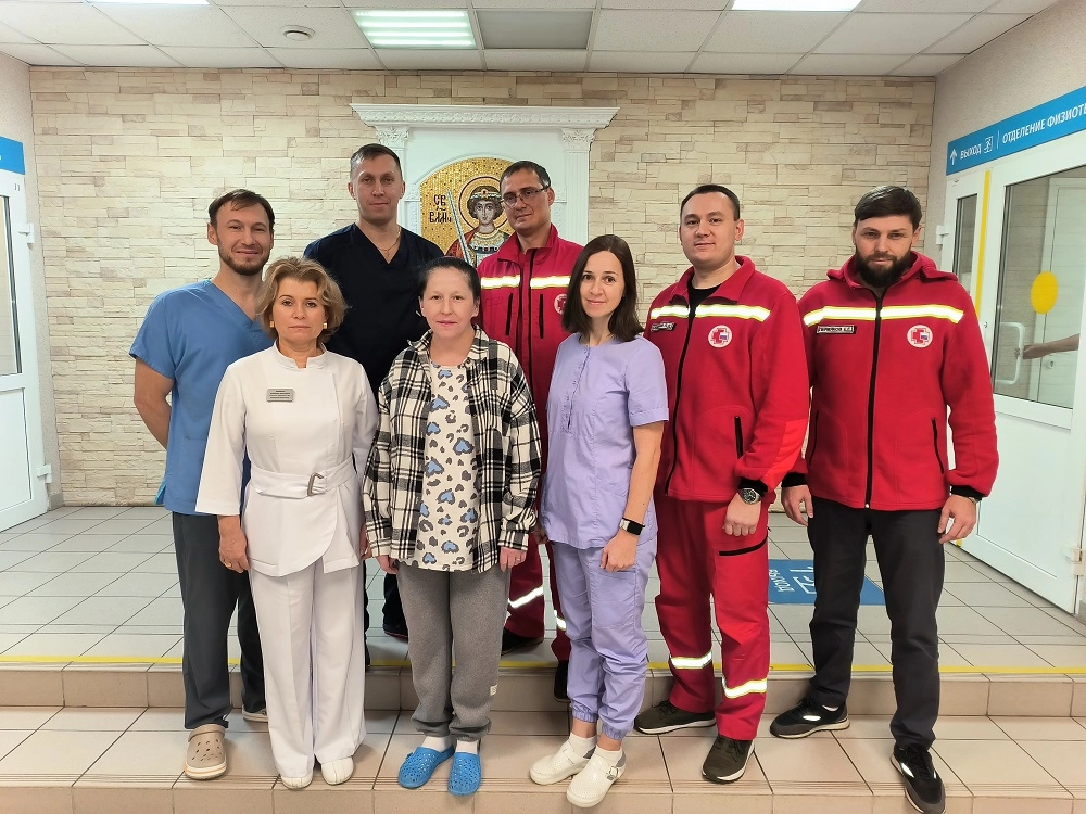 Женщина называет спасших её медиков ангелами.