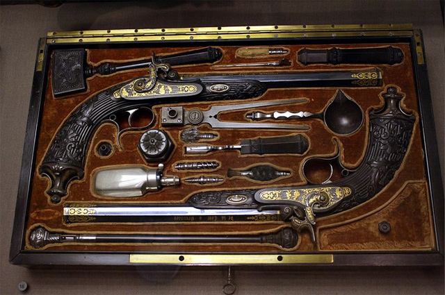 Парный комплект пистолетов в XIX в. хранился во многих дворянских домах на случай дуэли.