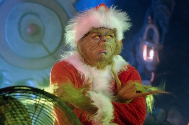 «Как же так, – думал Гринч, – я, выходит, старался зря? Рождество наступило!». Фото: кадр фильма «Гринч — похититель Рождества»