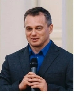 Дмитрий Наумов.