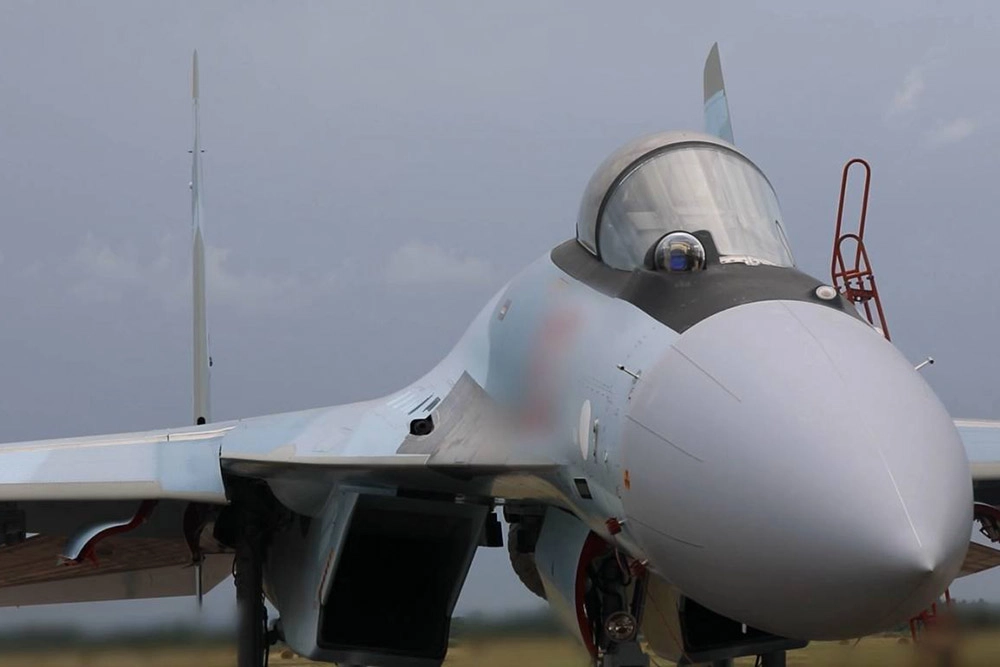 Су-35с перед взлётом.