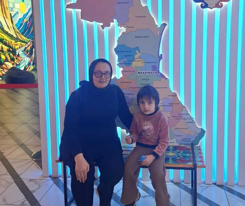 Хадижат с любимой доченькой Аминой.