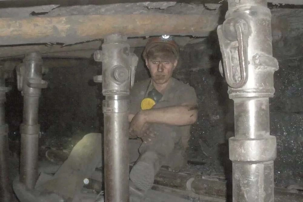 Денис Резников на шахте.