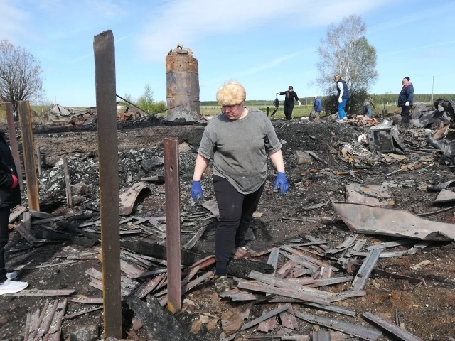 Двухэтажный дом Ирины Булатовой сгорел на её глазах.